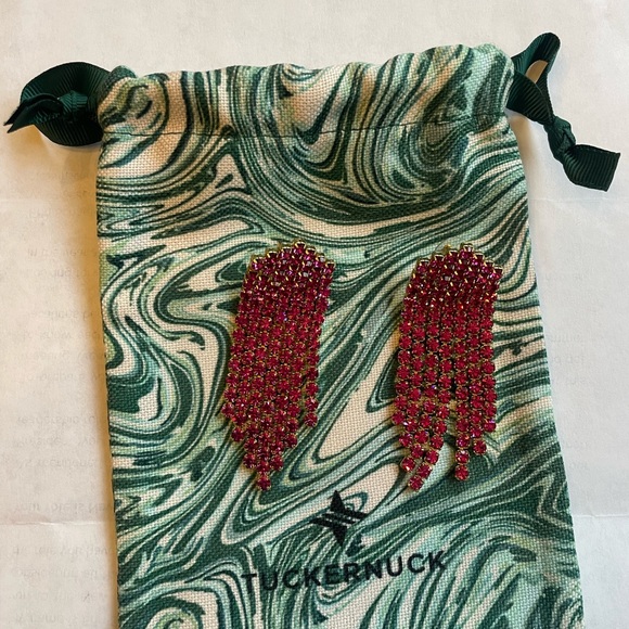 Tuckernuck Crystal Simone Earrings Pink

Size 3”L x 1”W

Brand new- never worn - Picture 3 of 6